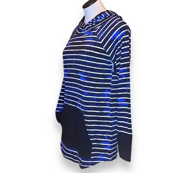 LuLaRoe Amber Hoodie Blue Tie Dye Striped NWT Size Small - Picture 6 of 10